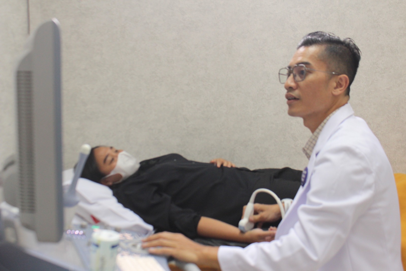 RS Harapan Keluarga member of Radjak Group memiliki Pain Management Center yang menyediakan berbagai layanan menangani permasalahan nyeri.