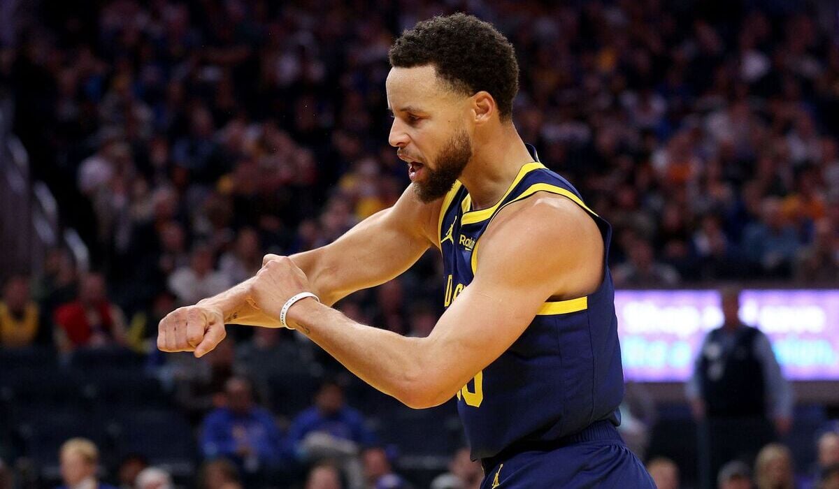 Pemain Golden State Warriors, STEPHEN Curry.