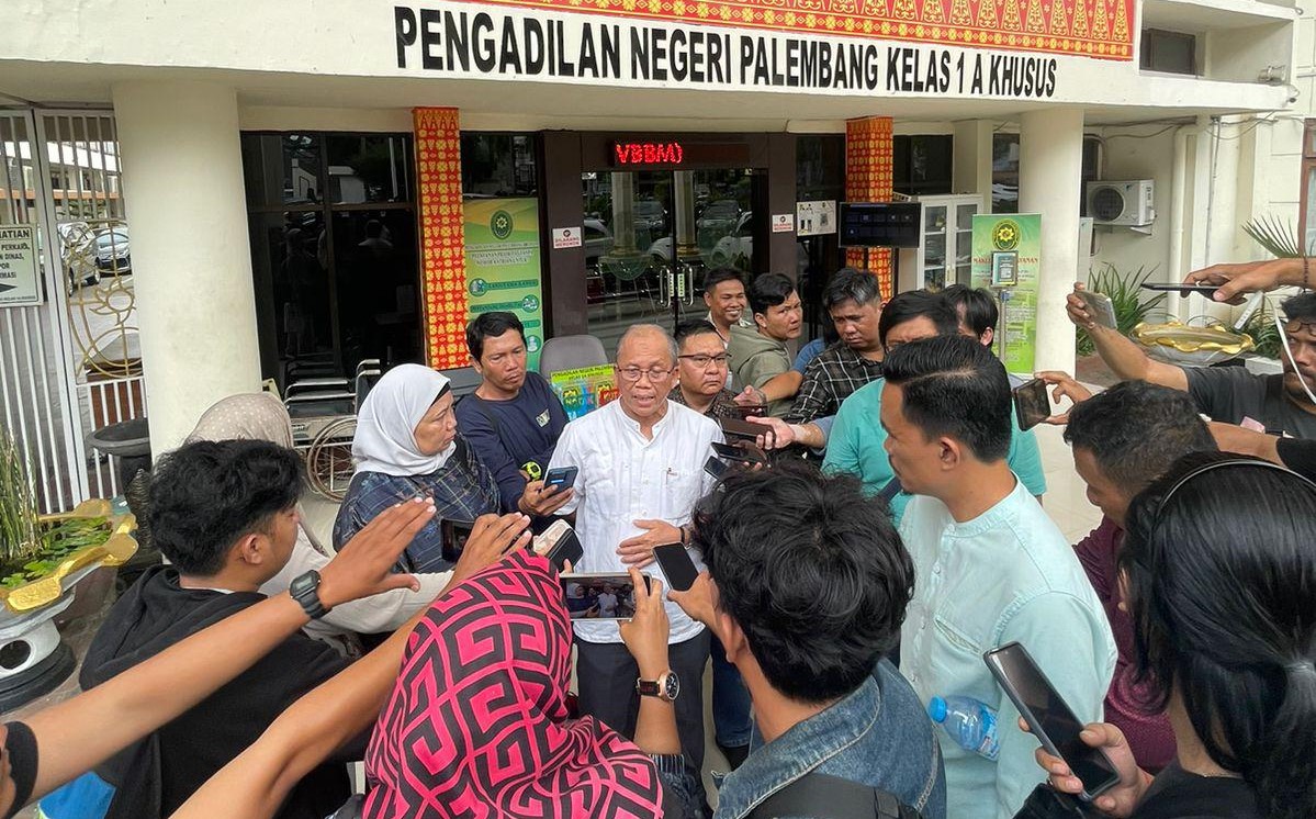 Kuasa hukum terdakwa, Gunawan Wibakso memberikan keterangan pers