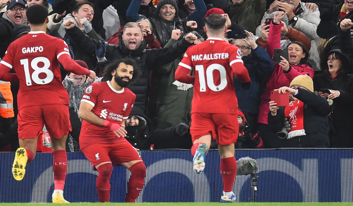 Dua Gol Salah Bawa Liverpool Unggul Tiga Poin di Puncak Klasemen