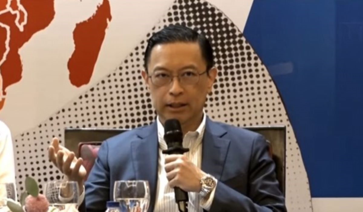 Co Captain Timnas Amin Tom Lembong