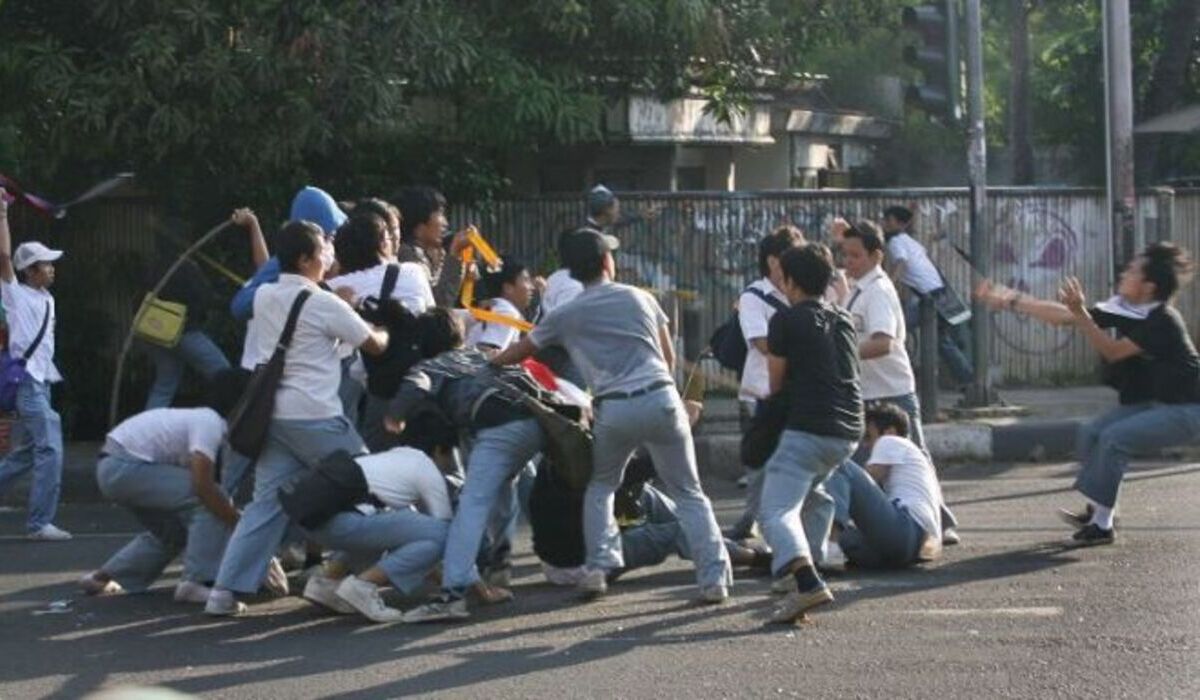 Ilustrasi tawuran pelajar.