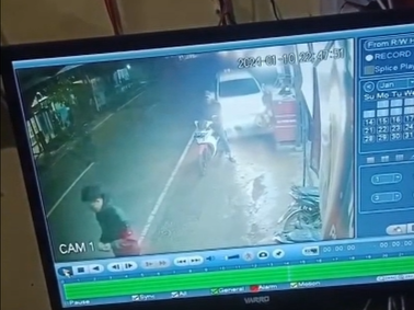 Rekaman CCTV menayangkan kecelakaan di Cianjur.