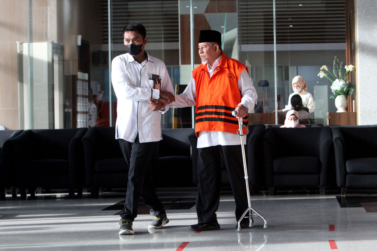 KPK membuka peluang dalami suap izin tambang nikel di Maluku Utara yang menyeret Abdul Gani Kasuba.