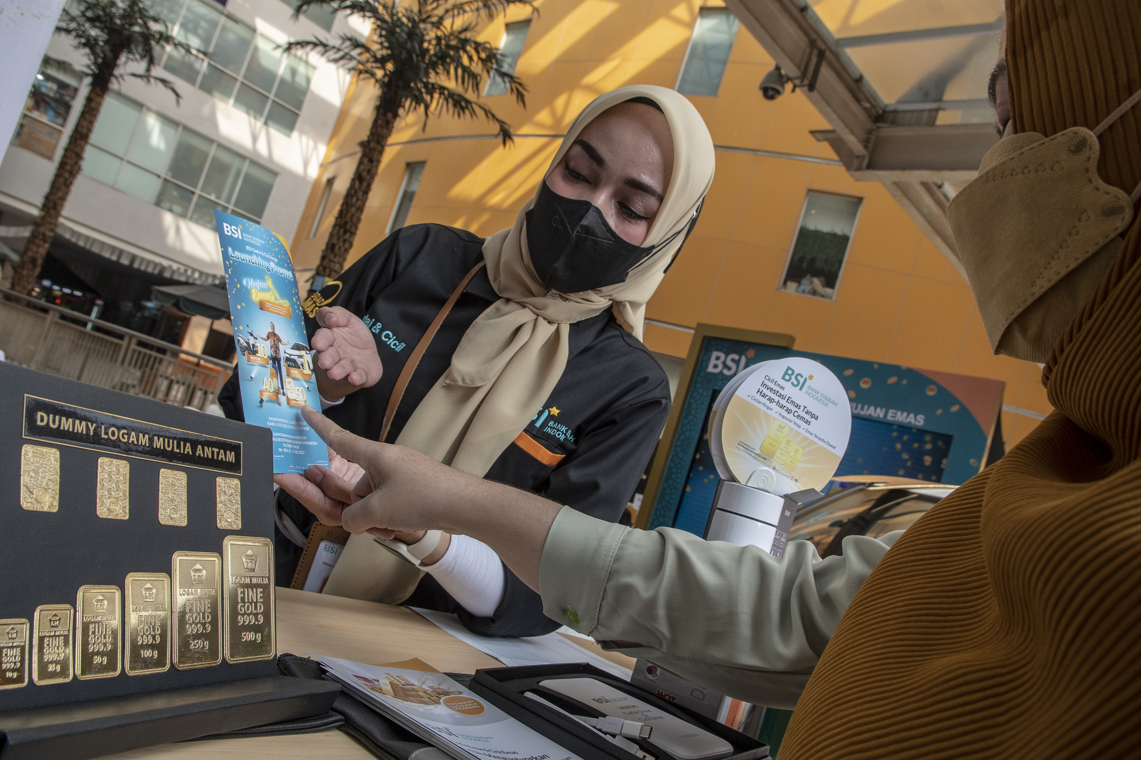 Harga Emas Antam Hari Ini Rp1,12 Juta per Gram