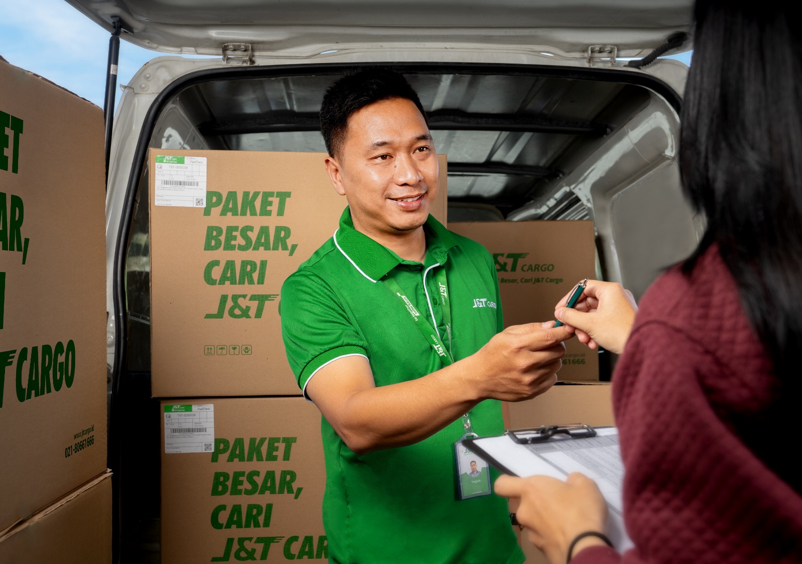 Penyediaan layanan asuransi pada barang juga turut menjadi faktor penting bagi konsumen untuk menilai aspek pelayanan.