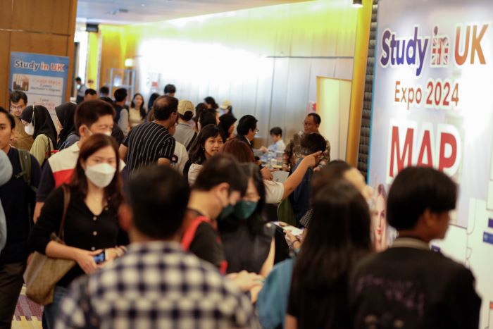 Pelaksanaan pameran study in UK beberapa waktu lalu.