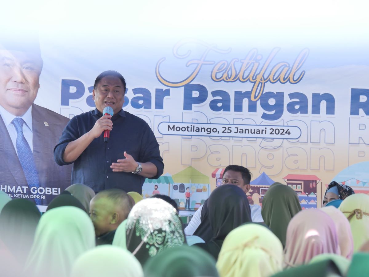 Wakil Ketua DPR Bidang Korinbang, Rachmat Gobel, menggelar Festival Pasar Pangan di Gorontalo. 