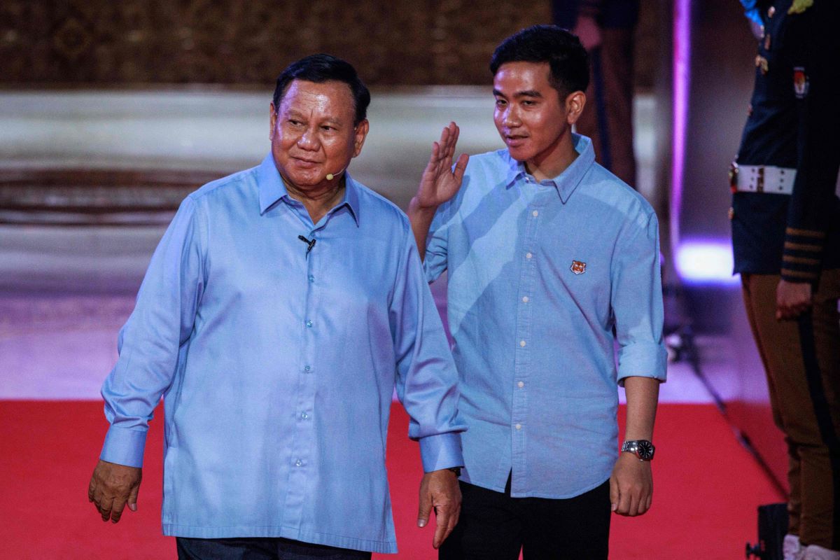 Elektabilitas Prabowo-Gibran Mandek, Jokowi Turun Gunung