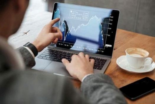 Platform QLola by BRI yakni Foreign Exchange yang bisa digunakan untuk mengetahui informasi real time dari berbagai kurs mata uang asing.