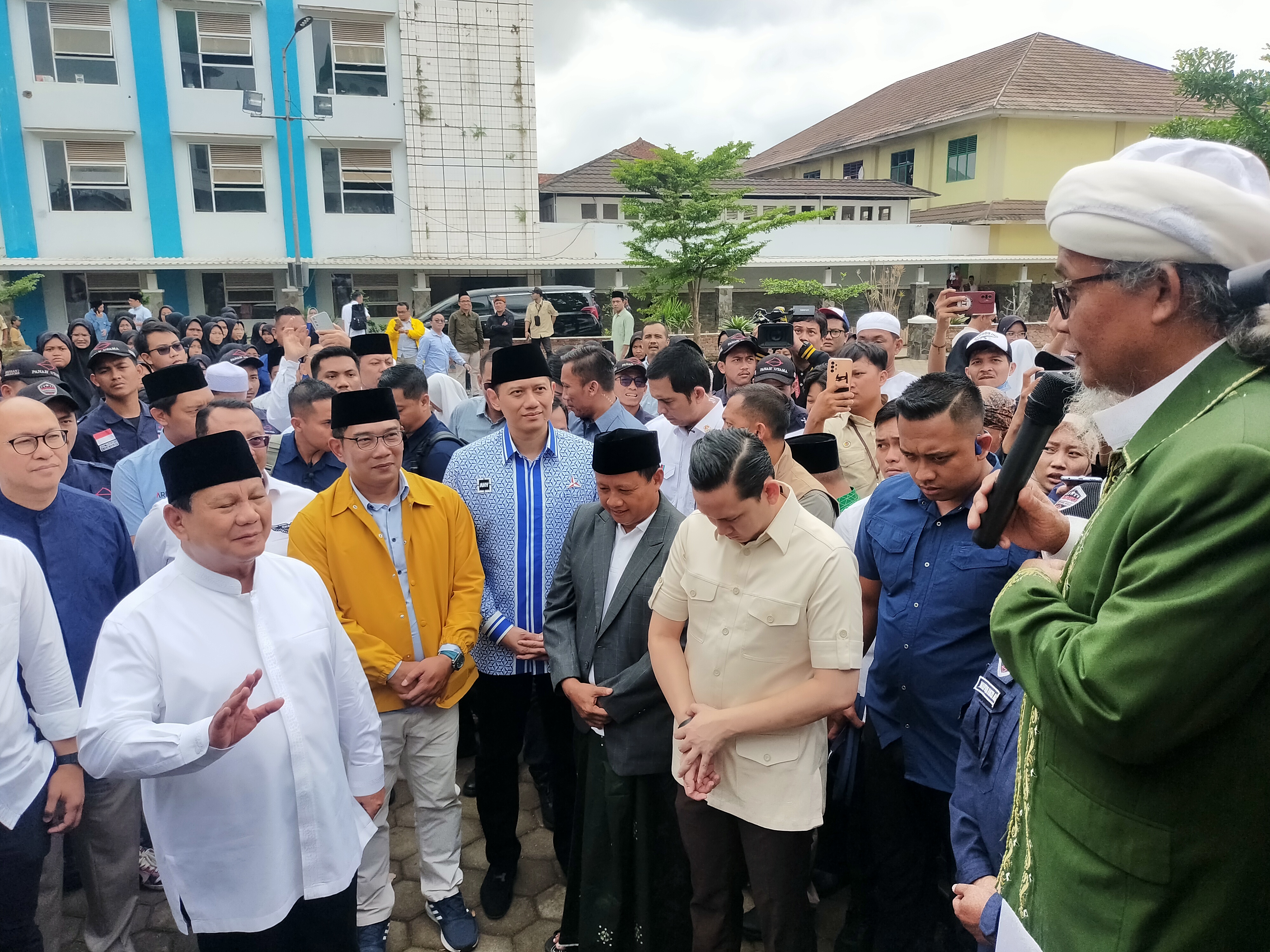 Ridwan Kamil mendampingi Prabowo saat berkampanye di Tasikmalaya