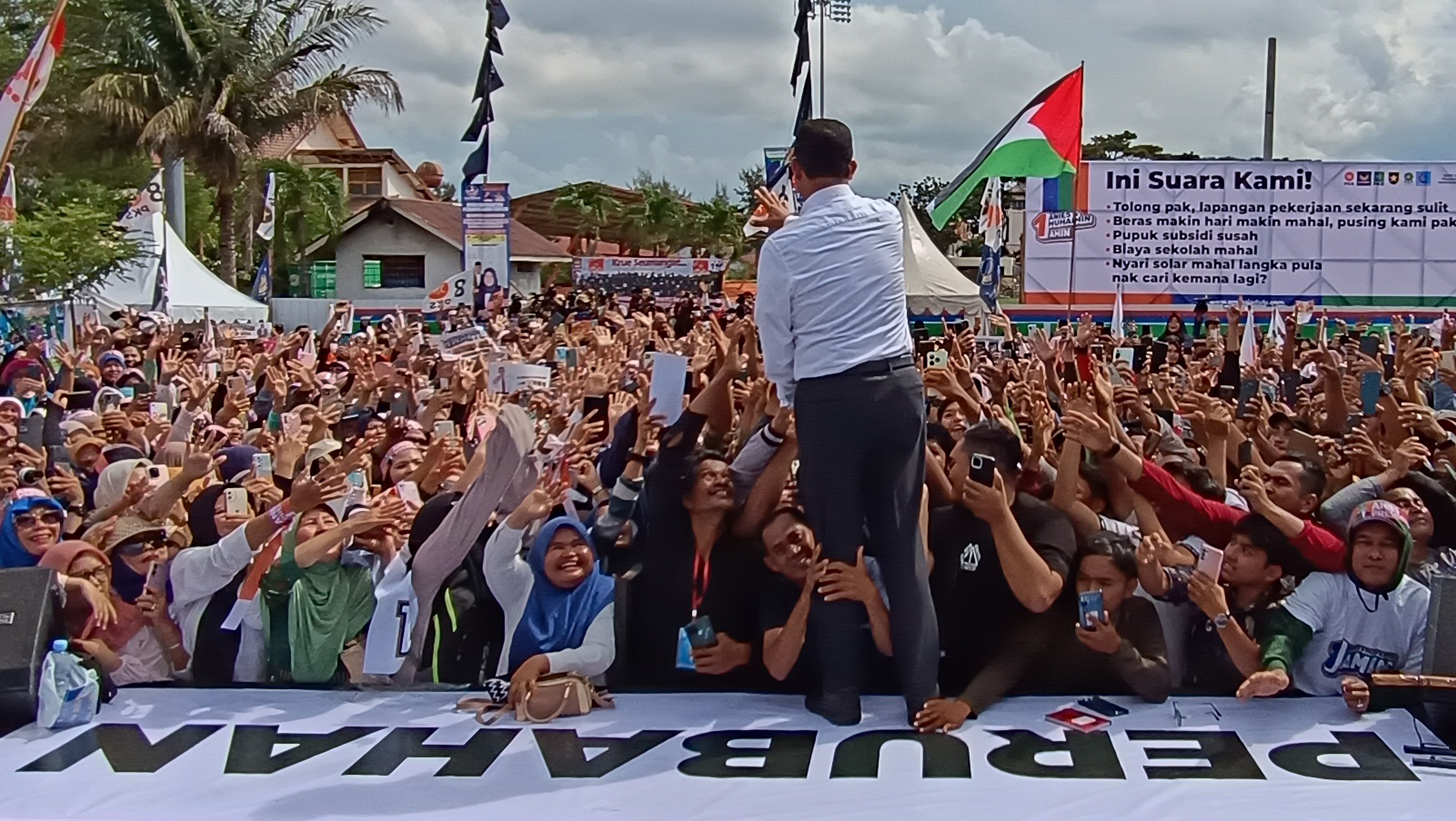 Capres Anies Baswedan saat berkampanye di Banda Aceh