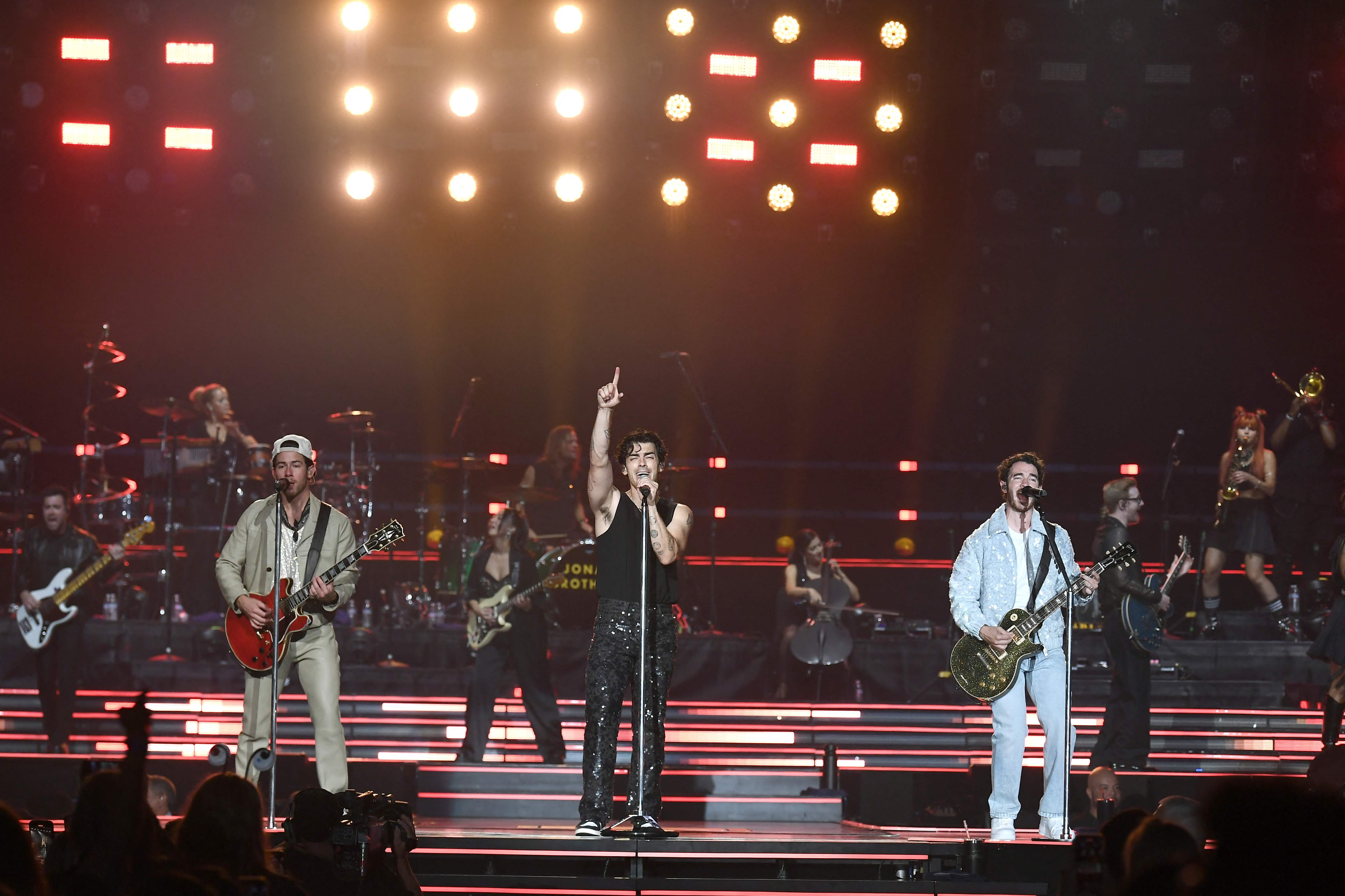 Jonas Brothers akan melangsungkan konser di Indonesia pada Februari mendatang. 