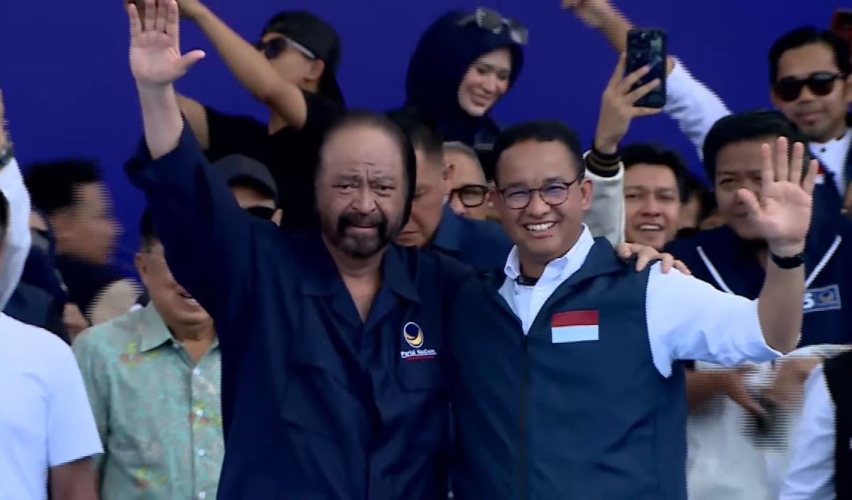 Ketua Umum Partai NasDem Surya Paloh bersama calon presiden Anies Baswedan