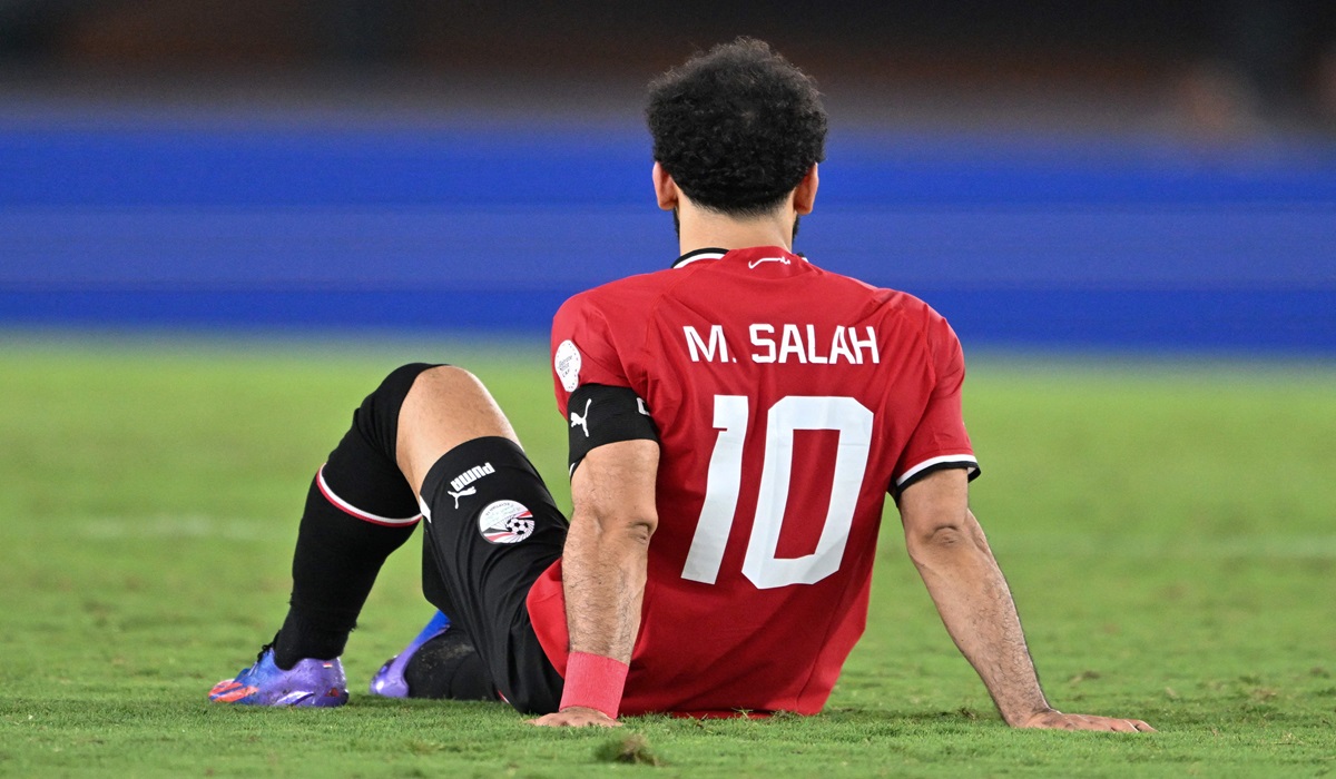 Penyerang timnas Mesir Mohamed Salah saat mengalami cedera di laga Piala Afrika melawan Ghana.