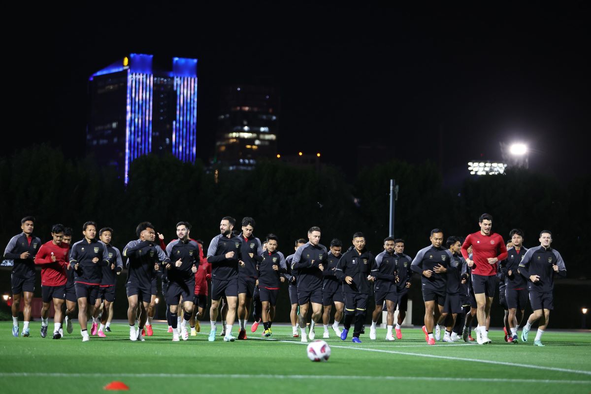 Latihan Timnas Indonesia di Lapangan Al Egla 2, Doha, Qatar, pada Minggu (7/1) malam.