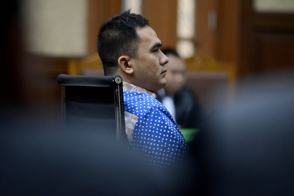 Sabtu (6/1) dini hari, pedangdut Saipul Jamil kembali ke Polsek Tambora setelah menjalani pemeriksaan di Polda Metro Jaya.