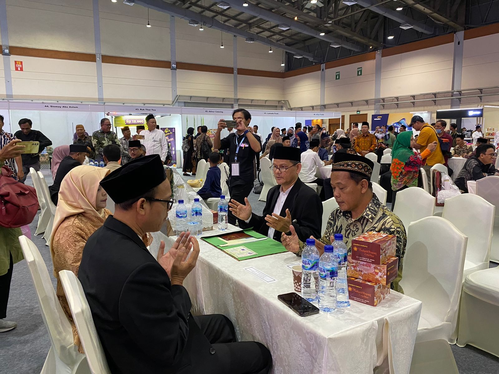 Nikah massal di acara Devotion Experience (Dev-X) Hari Amal Bhakti (HAB) ke-78 Kementerian Agama
