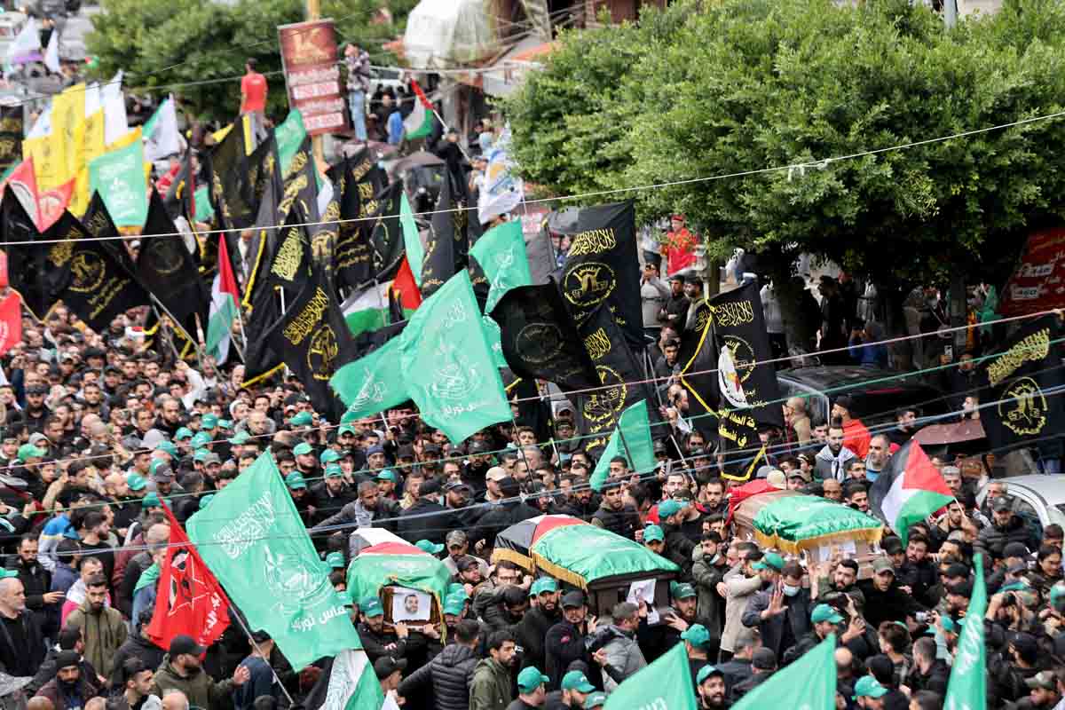 Indonesia siap mengevakuasi sekitar 200 WNI dari Lebanon bila situasinya semakin tidak kondusif.