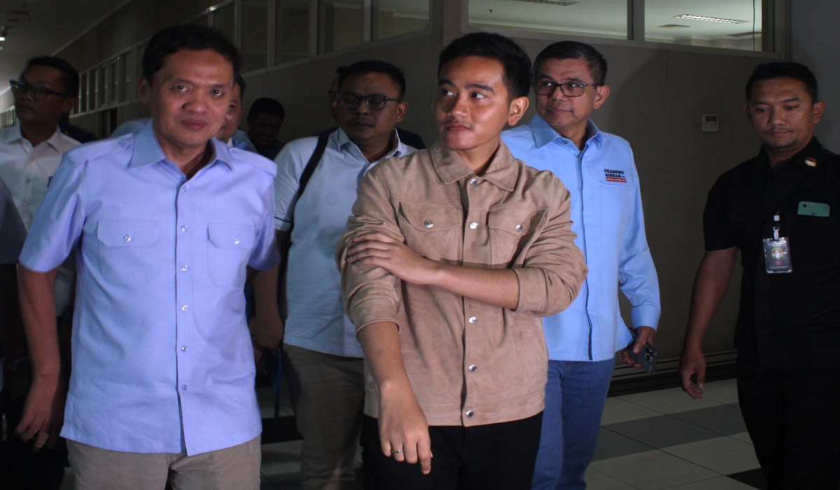 Cawapres nomor urut 2 Gibran Rakabuming Raka saat memenuhi panggilan Bawaslu Jakarta Pusat