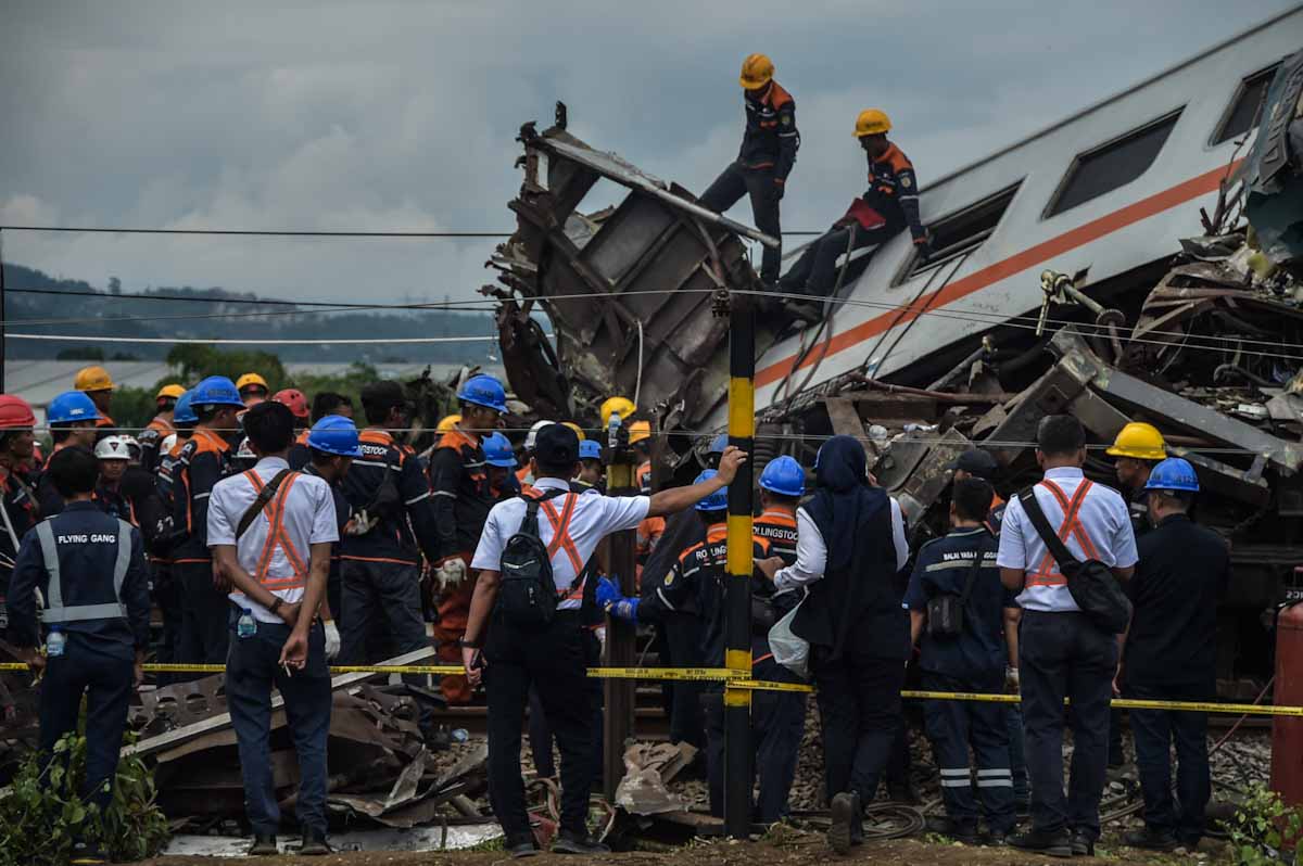 PT Jasa Raharja dan PT KAI akan memberikan biaya santunan kepada korban luka dan meninggal kecelakaan kereta di Cicalengka.
