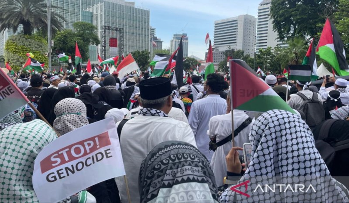 Aksi 100 Hari Genosida di Jalur Gaza Digelar di Depan Kedubes AS