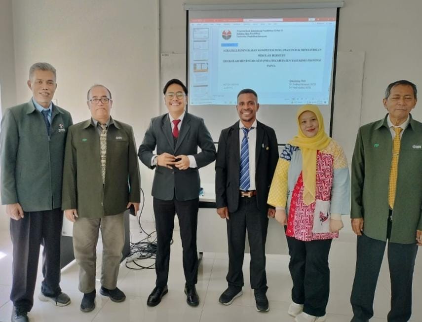Eston Albert Magayang bersama dosen dan pembimbingnya di Universitas Pendidikan Indonesia Bandung