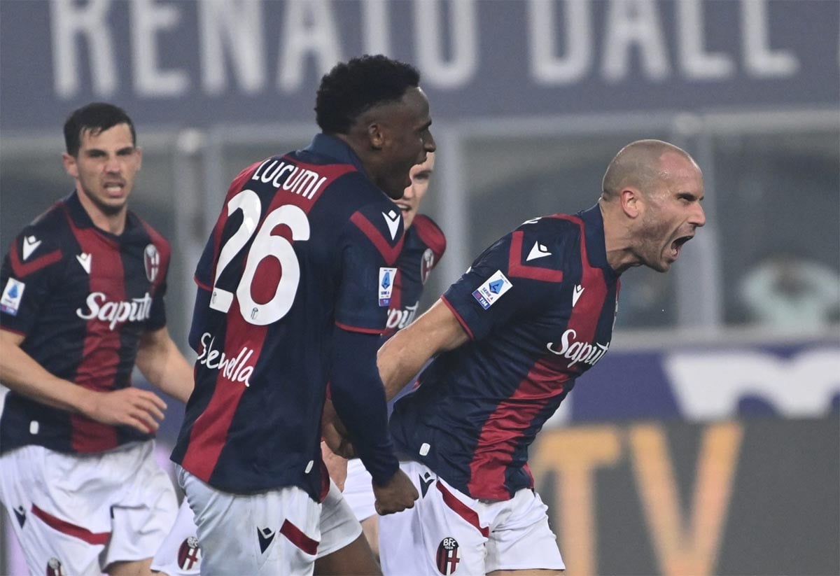 Lorenzo De Silvestri mencetak gol penyama kedudukan di masa injury time, membawa Bologna meraih hasil imbang 1-1 melawan Genoa.