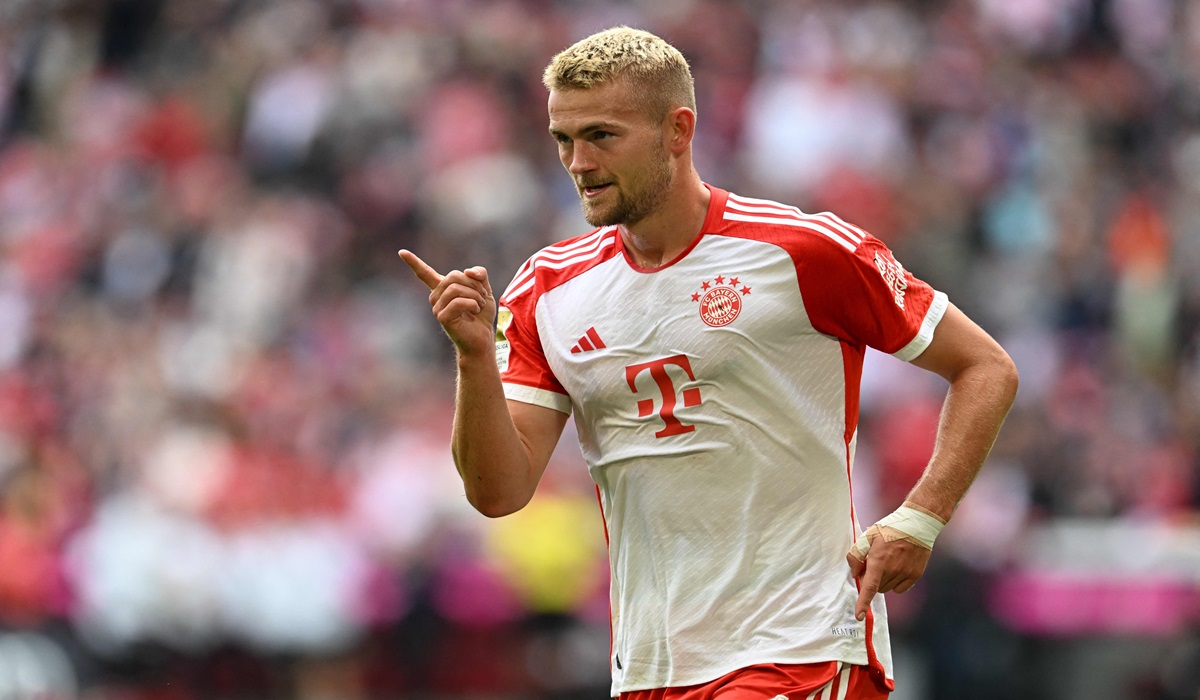 Bek Bayern Muenchen Matthijs de Ligt