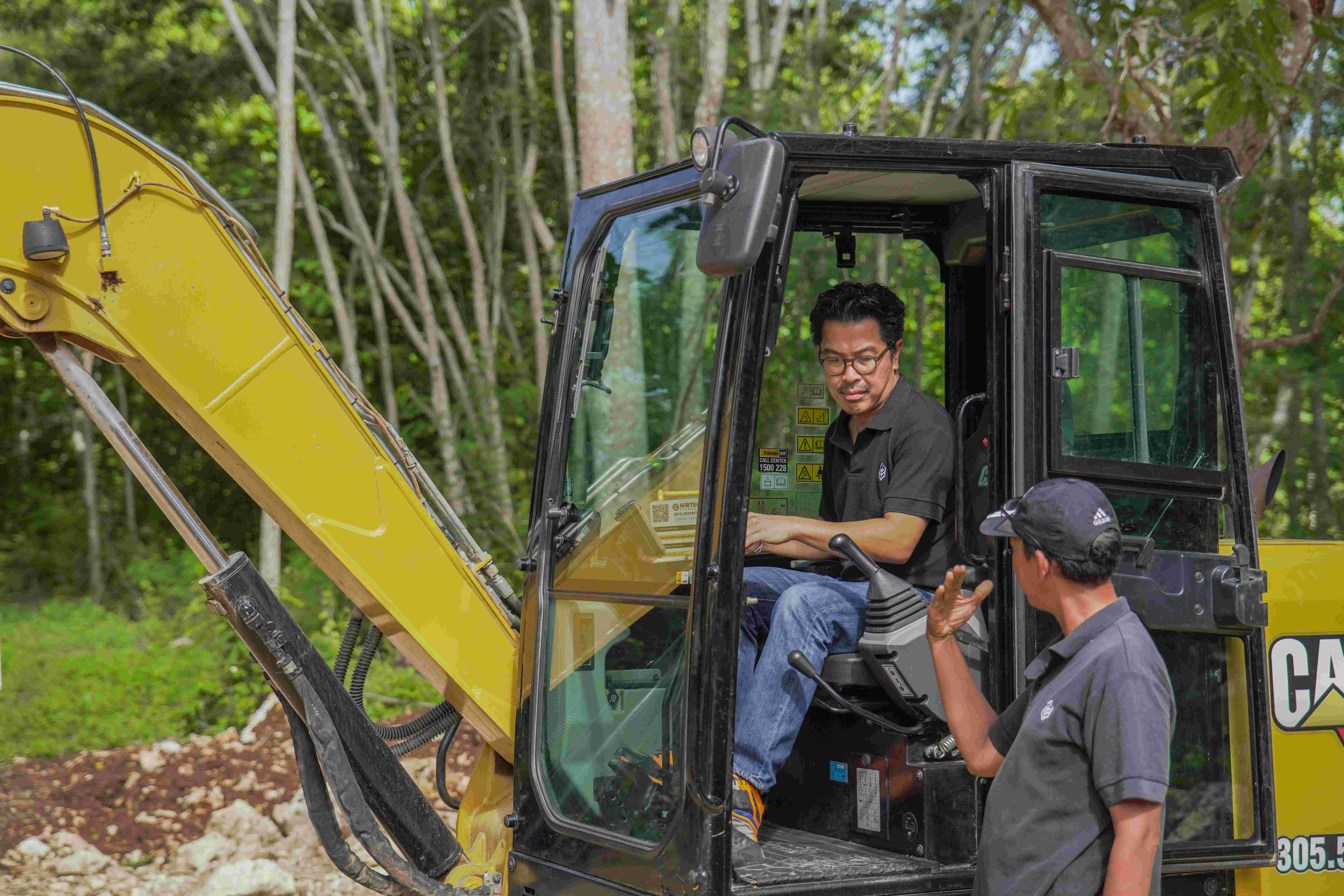 CEO Jimbaran Hijau Putu Agung Prianta (kiri)