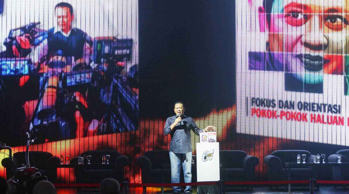 Bamsoet berharap pemerintah mau mendengarkan suara para pengusaha terkait kenaikan pajak tempat hiburan. Pasalnya kebijakan itu banyak dikel