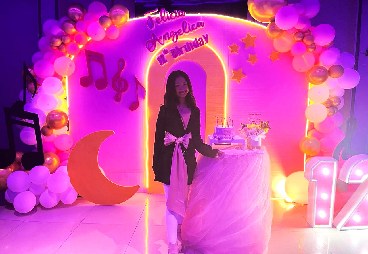 Felicia Angelica menggelar Grand Launching Single di Pause and Play kawasan Pantai Indah Kapuk pada Minggu, 6 Januari 2024.