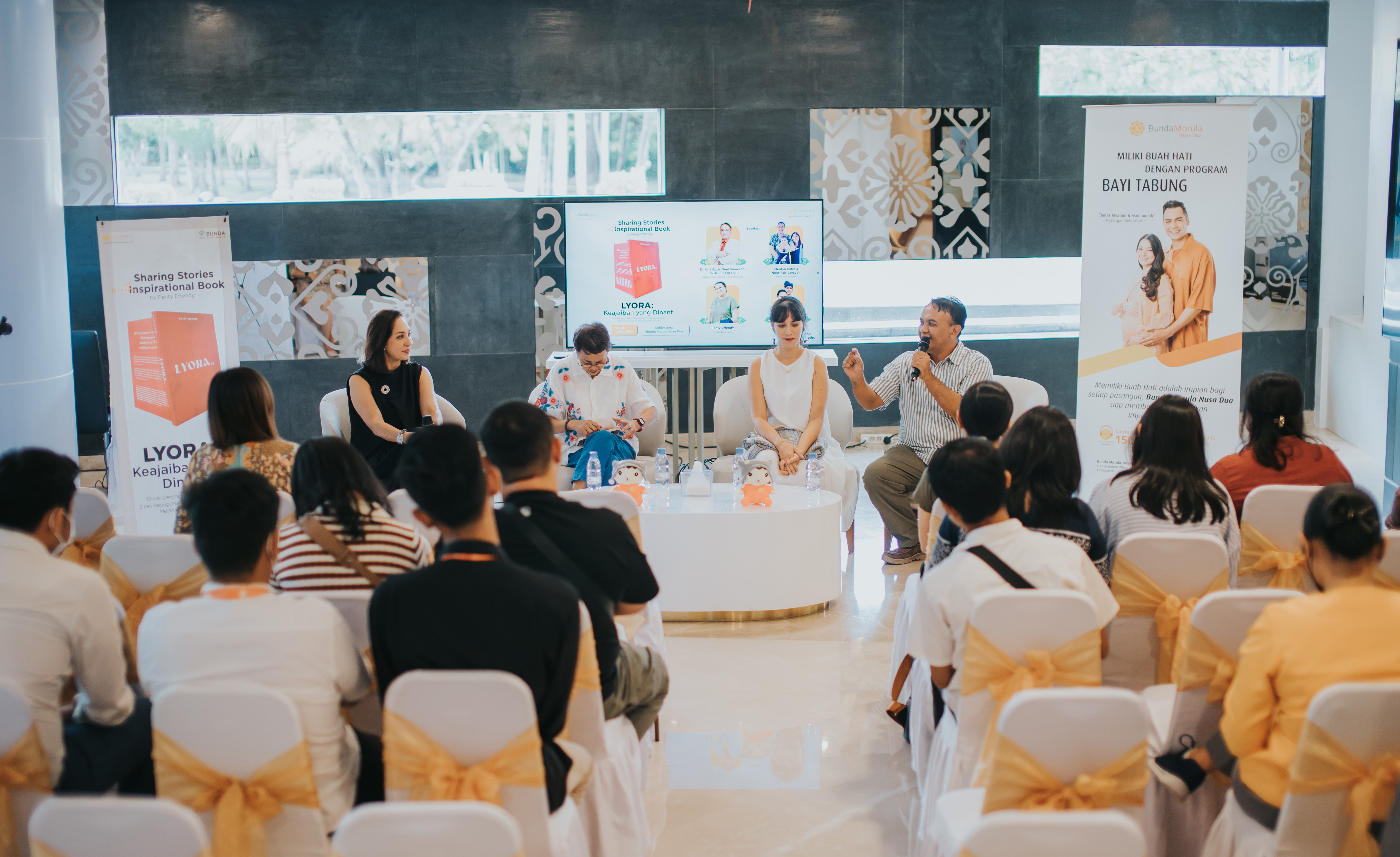 Sharing stories buku 'LYORA: Keajaiban yang Dinanti.'