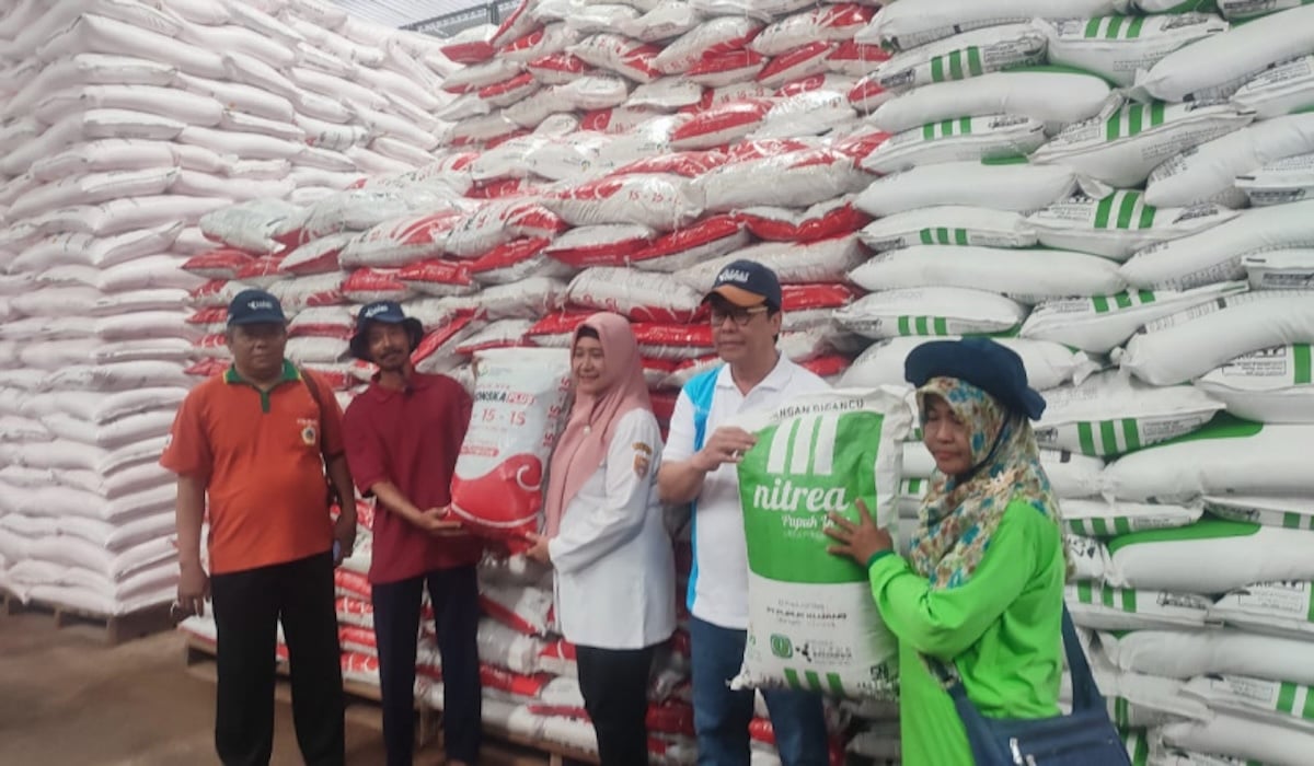 Petani di Sragen dalam prgram gebyar Diskon Pupuk dari Pupuk Indonesia