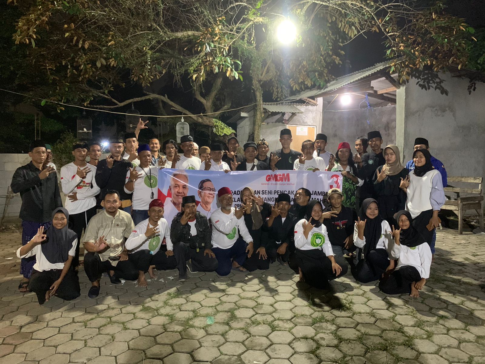 Padepokan Pencak Silat Cikande di Jambe.