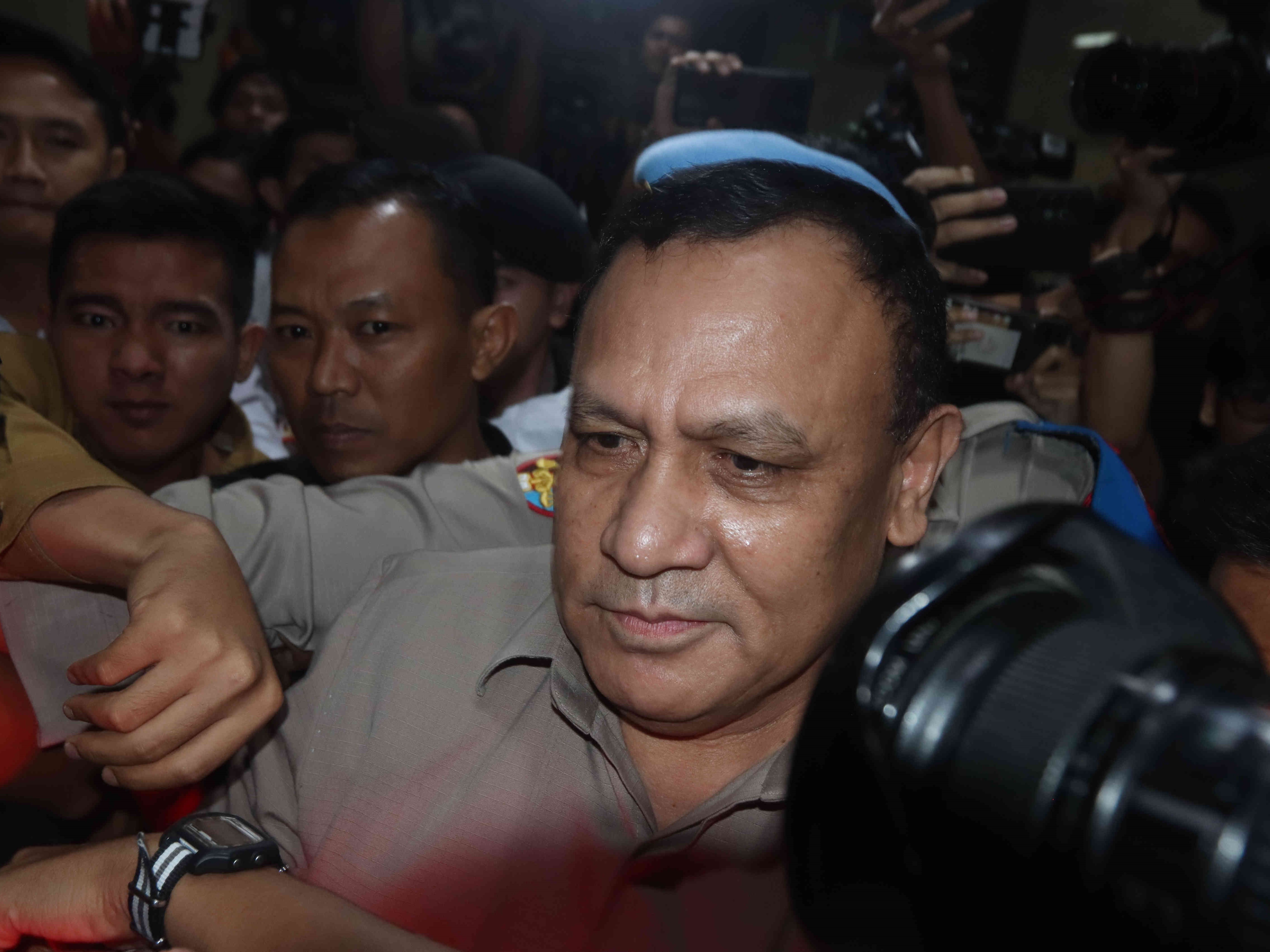 Ketua KPK nonaktif Firli Bahuri keluar dari Gedung Badan Reserse Kriminal (Bareskrim) Polri usai dimintai keterangan.