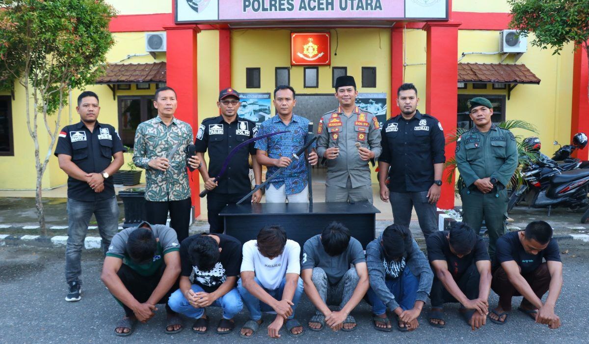 7 Remaja Aceh Ditangkap Usai Foto Acungkan Senjata Tajam Viral di Medsos.