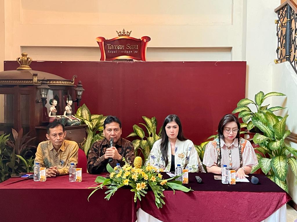 Konferensi pers terkait 