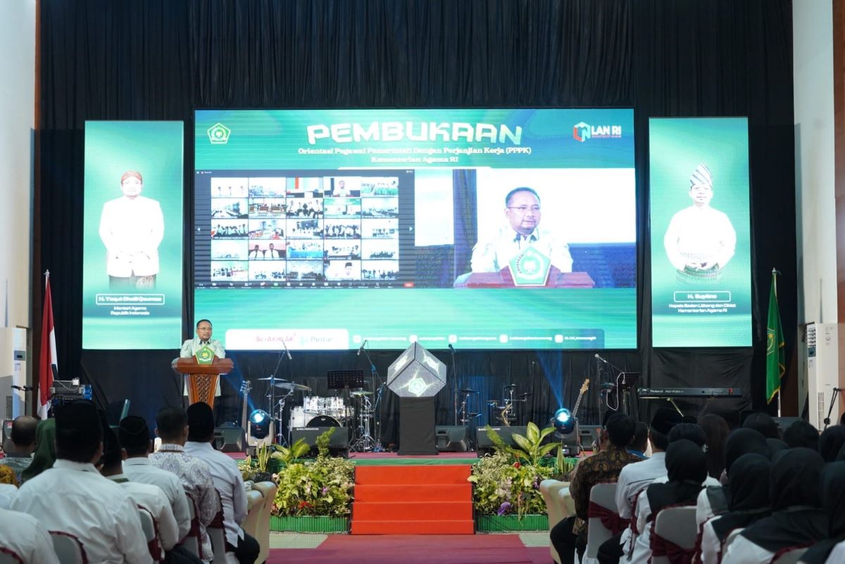 Menteri Agama Yaqut Cholil Qomas membuka secara resmi Orientasi PPPK di Aula Anwar Musaddad UIN Sunan Gunung Djati Bandung, Jawa Barat.