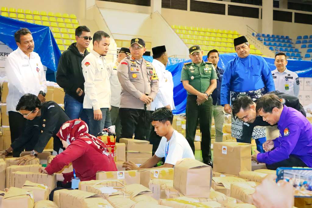 Unsur Forum Koordinasi Pemimpin Daerah (Forkopimda) Kabupaten Siak terus melakukan monitoring dan cek kesiapan logistik Pemilu 2024.