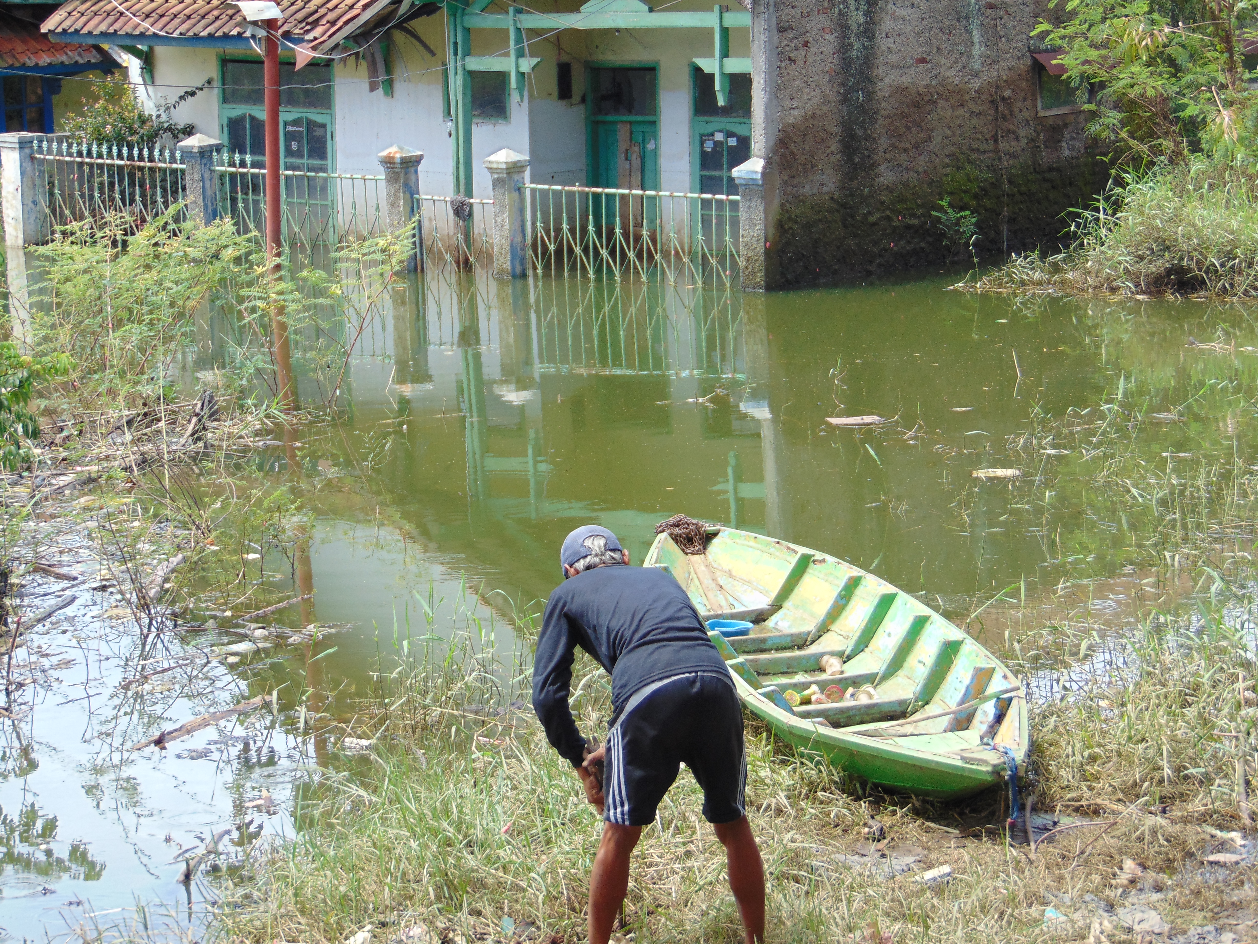 Pemkab Bandung Bantu Bahan Pangan Untuk Korban Banjir di Bojongsoang