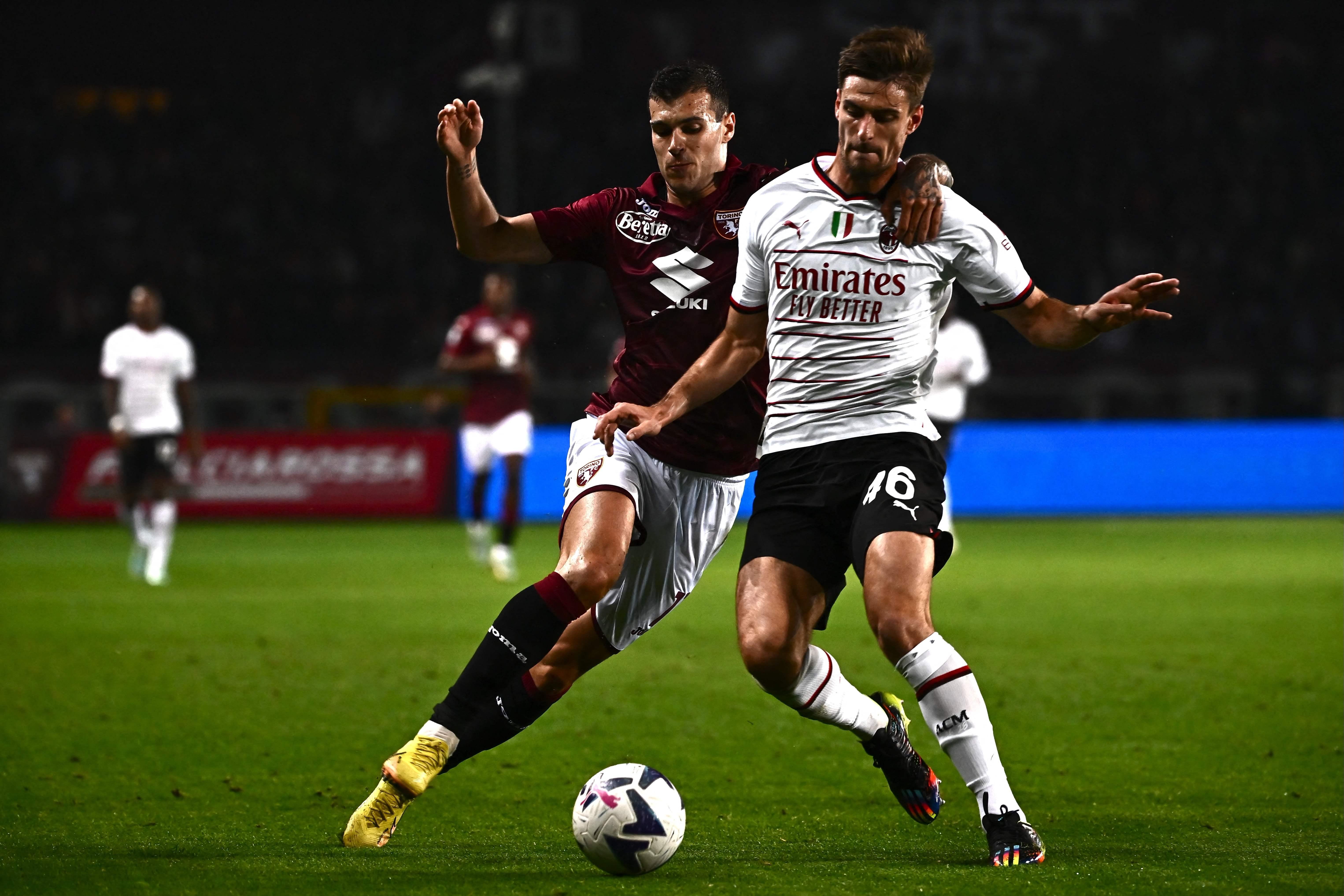 Matteo Gabbia (kanan).