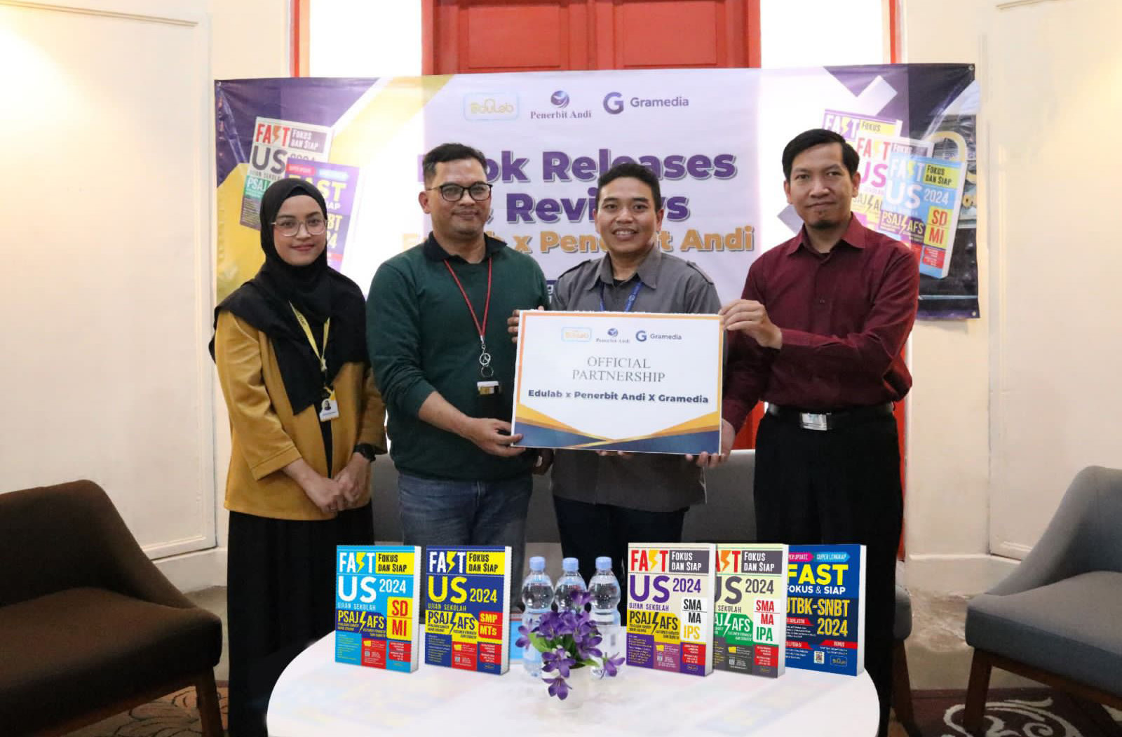 Peluncuran buku 'FAST: Latihan Soal Ujian Sekolah' 