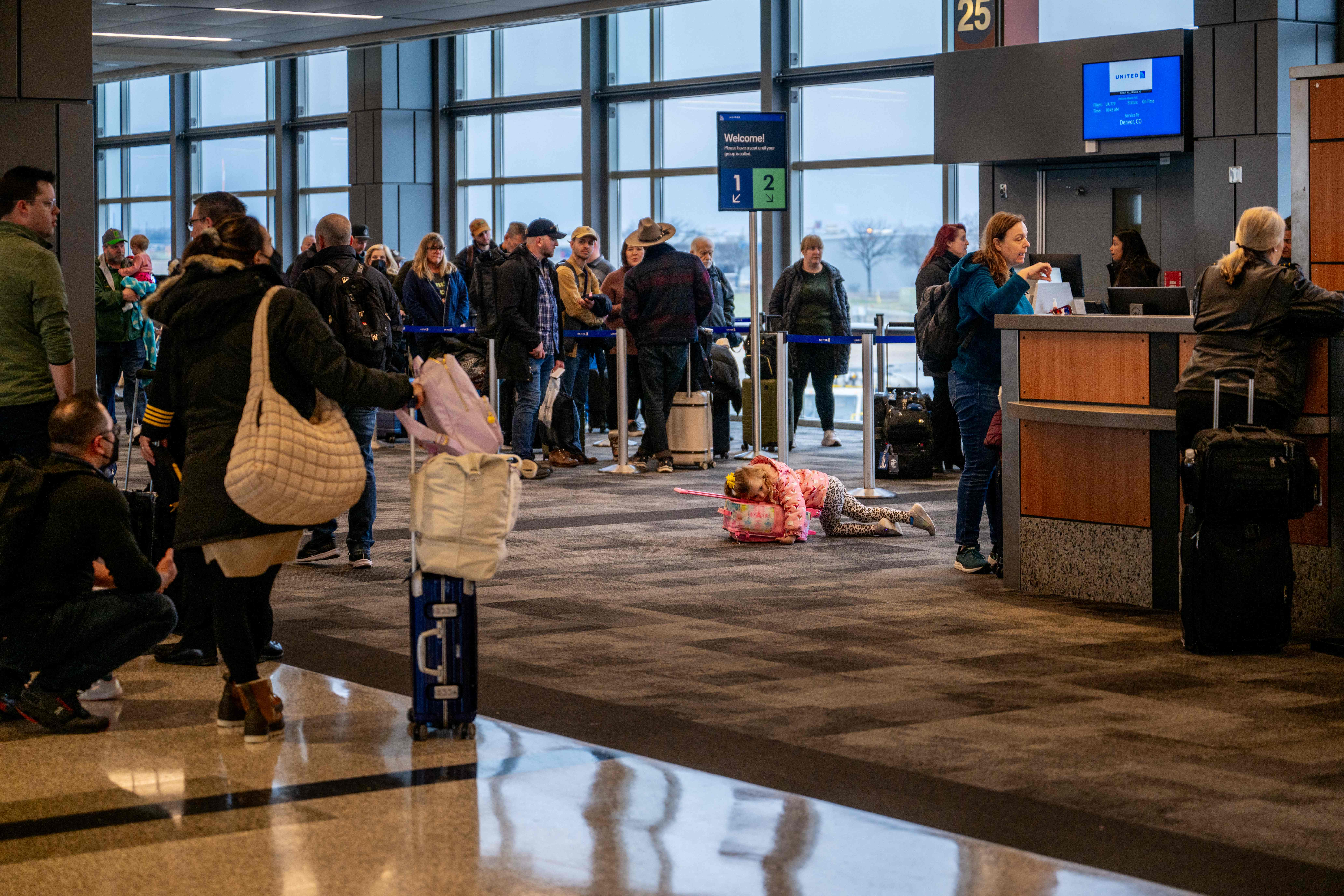 Suasana di Bandara Internasional Austin Bergstrom pada 15 Januari 2024 di Austin, Texas, saat badai salju melanda AS.