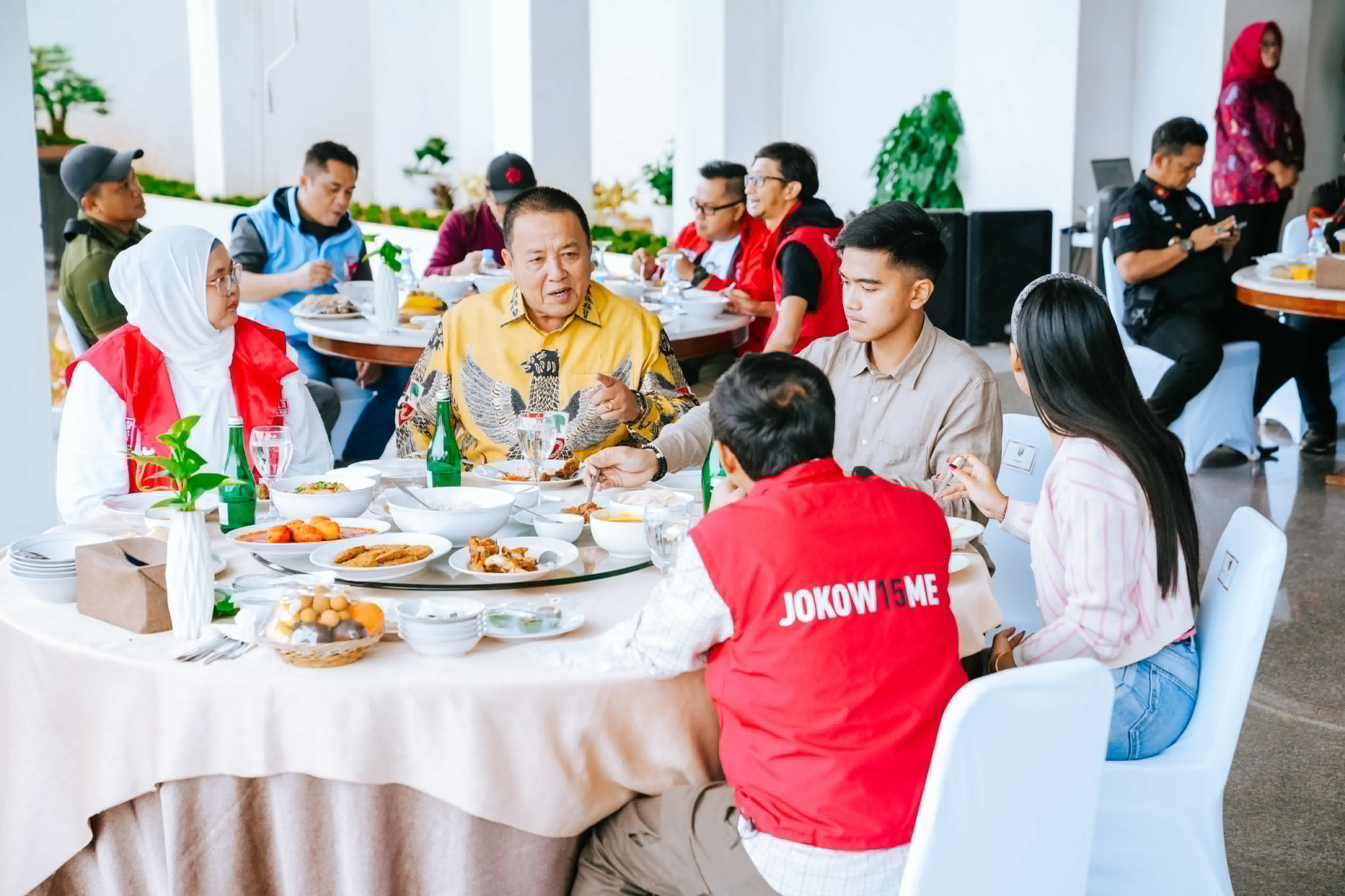 Gubernur Lampung Arinal Djunaidi menjamu Ketum PSI Kaesang Pangarep