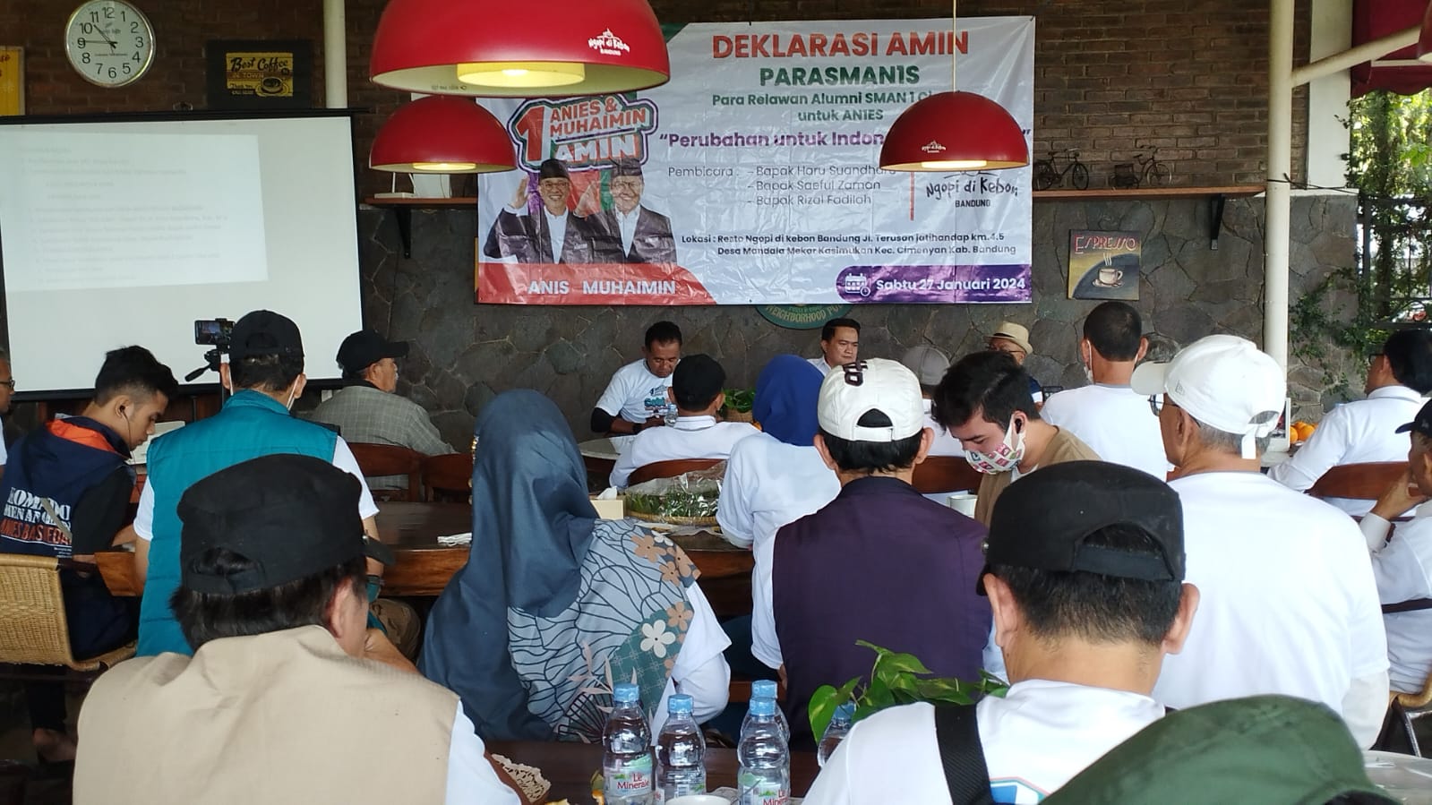 Deklarasi dukungan pasangan Amin di Bandung