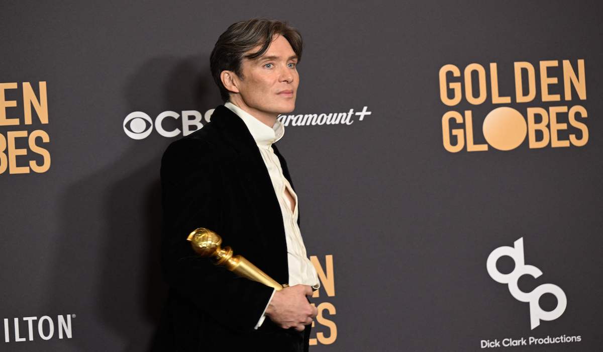Aktor Cillian Murphy meraih piala Golden Globes 2024 atas nominasi best actor
