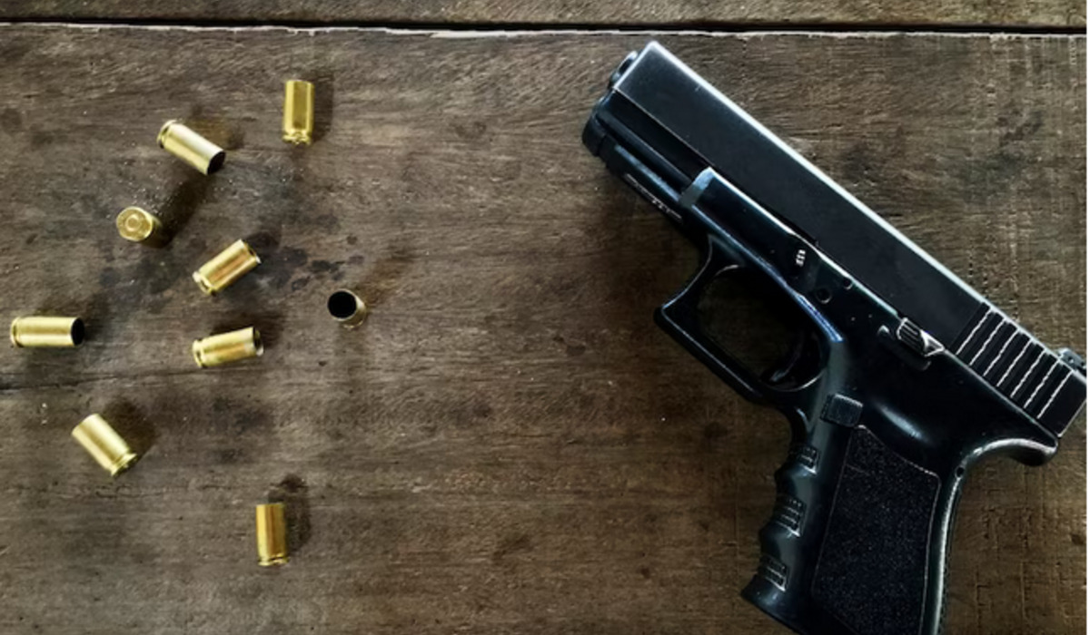 Ilustrasi senjata api atau pistol.