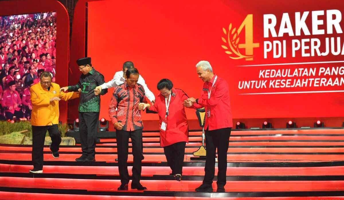 Perayaan HUT Jadi Momen Pisah Jalan Jokowi dan PDIP