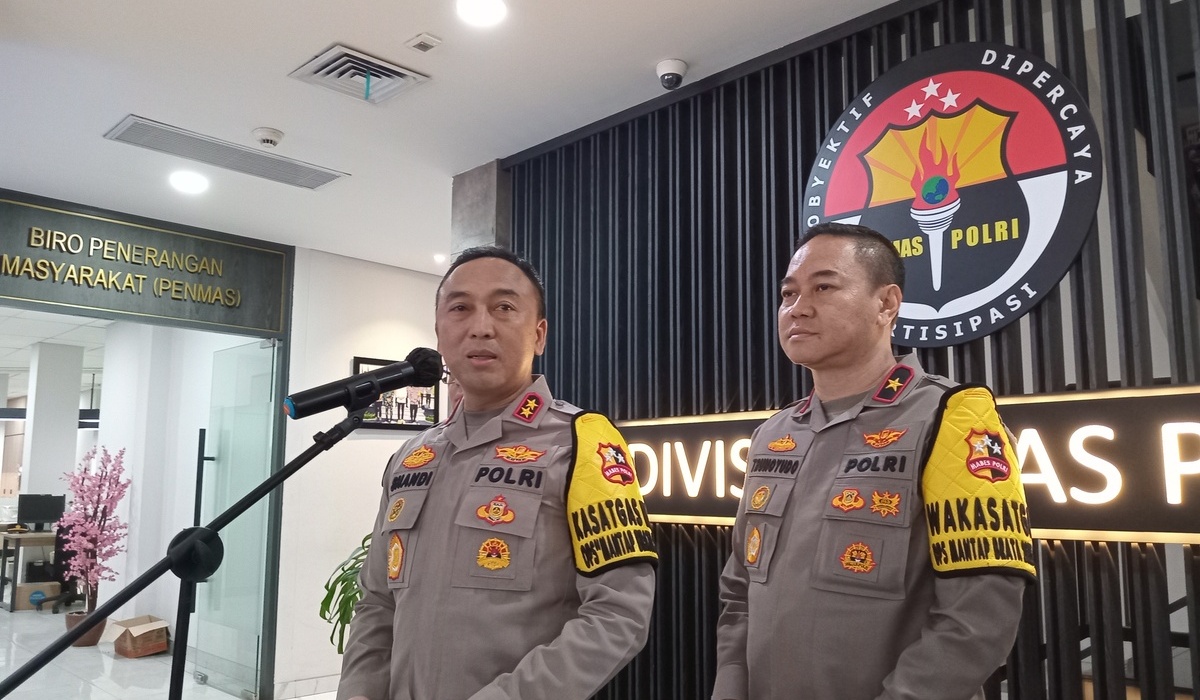 Kepala Divisi Humas Polri Irjen Sandi Nugroho dalam konferensi pers di Mabes Polri, Jakarta Selatan, Sabtu, 13 Januari 2024 